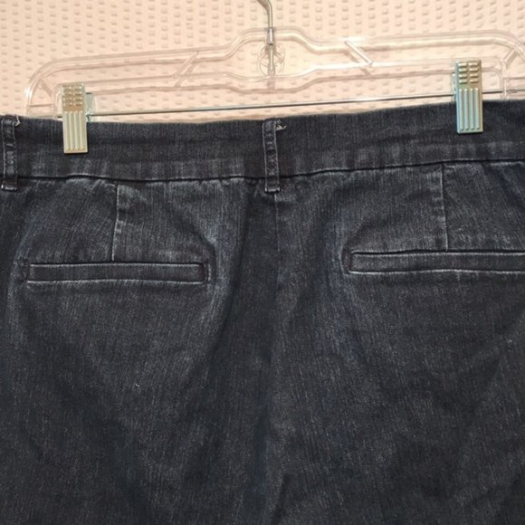 Liz Claiborne Dark Blue Stretchy cropped jeans Size 12 - Picture 3 of 9